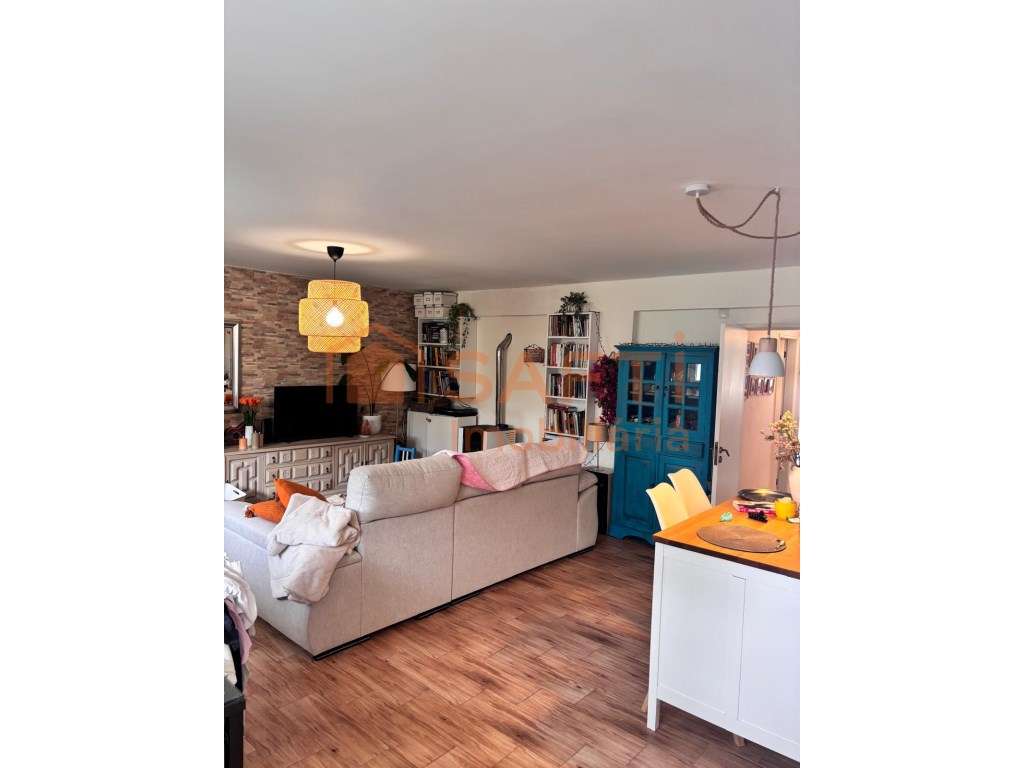 Moradia T5 com Piscina + Garagem para 3 Carros Oportunidade Imperdível-3