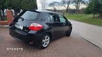 Toyota Auris 1.33 VVT-i Premium + - 7