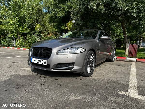 Jaguar XF 2.2D - 5