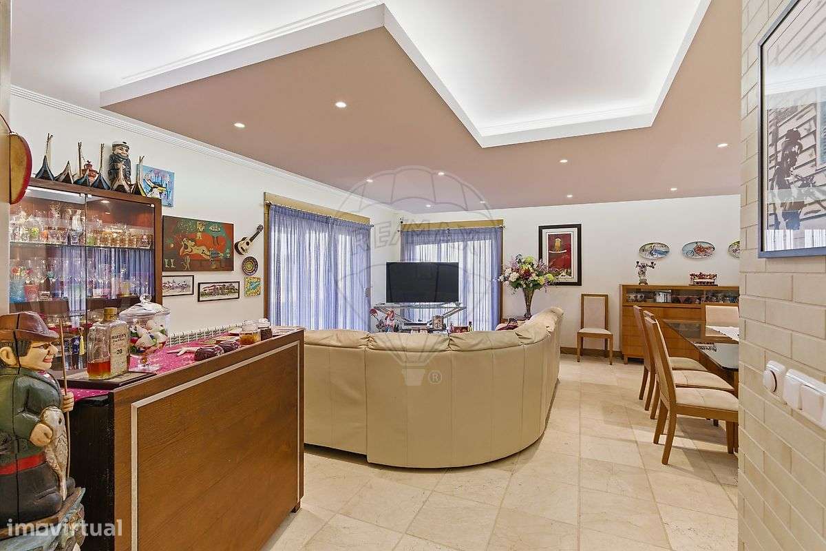 Moradia T4 para venda-10