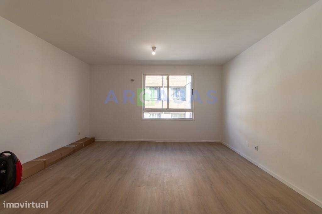 Apartamento T3  com varanda e lugar de garagem em Baguim do monte, Gon-5