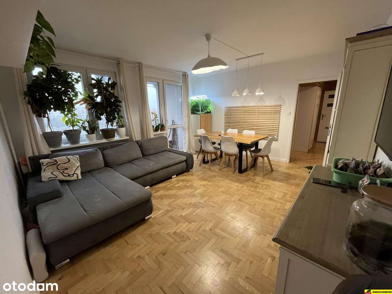 3 pokoje 63m2  Loggia III piętro- do zamieszkania-4