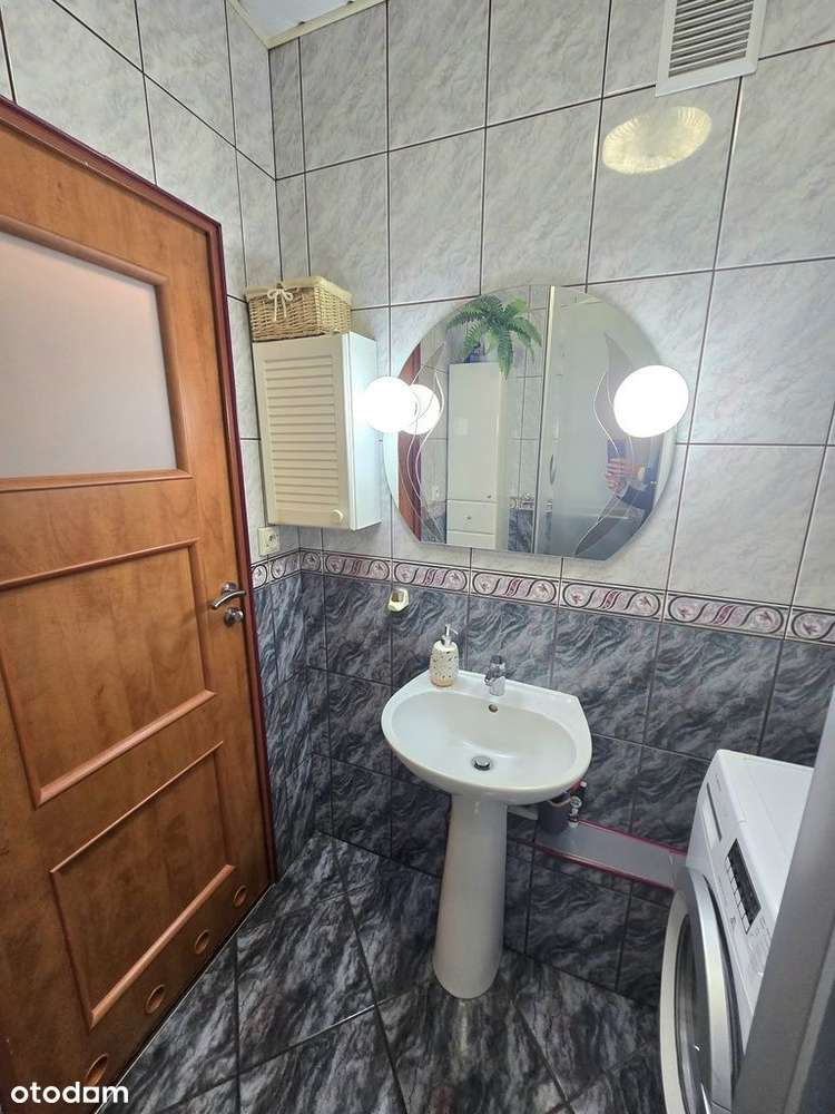 Zadbane trzypokojowe mieszkanie-15