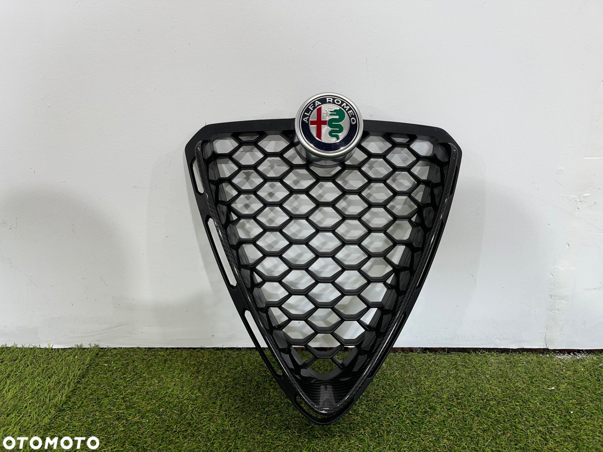 Grill Atrapa Alfa Romeo Stelvio Carbon 156108638 - 1