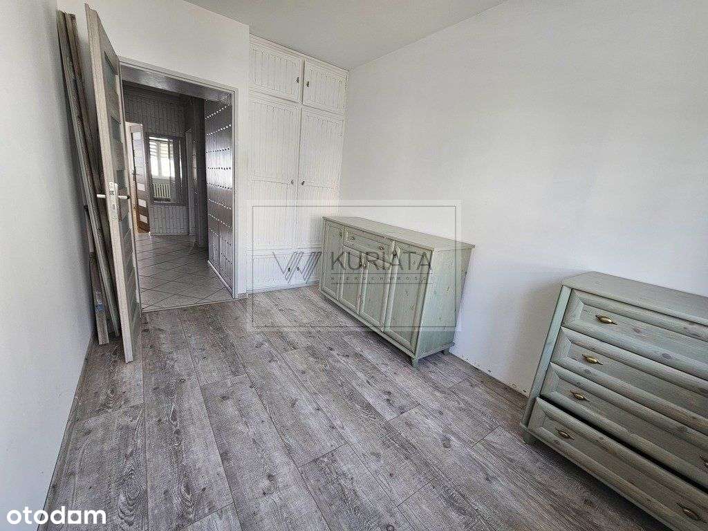 Pierwsze piętro 3 pokoje z balkonem-7