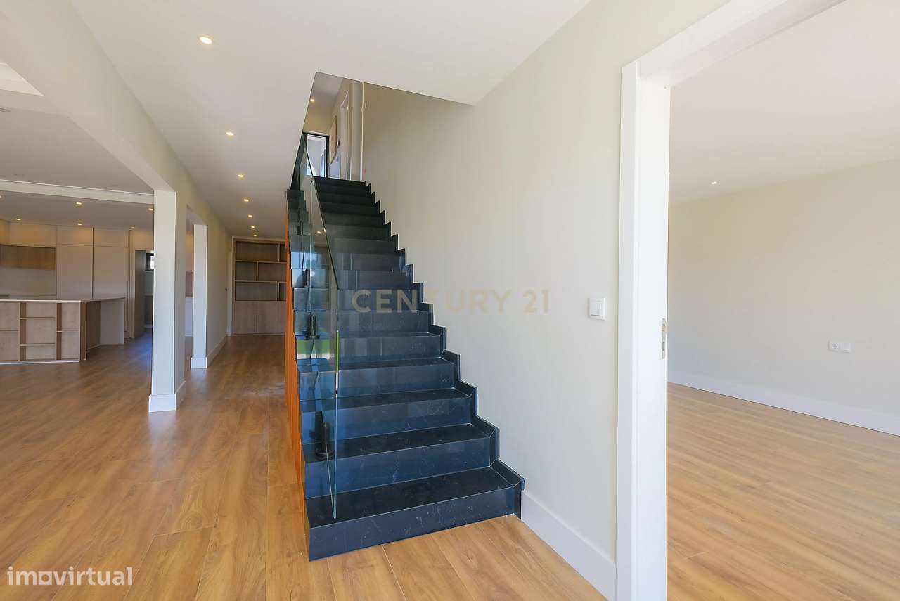 Moradia T5 com piscina, jardim, vista mar e Serra de Sintra | Murches,-26