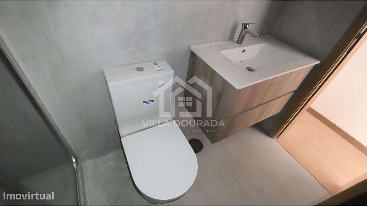T0+1 Novo com lg Garagem em O. do Douro-18