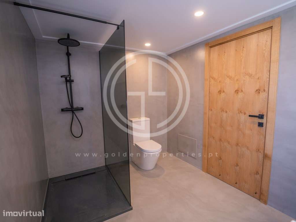 Invista na sua casa de sonho! Moradia T5 em Quarteira, perto da Pra...-30