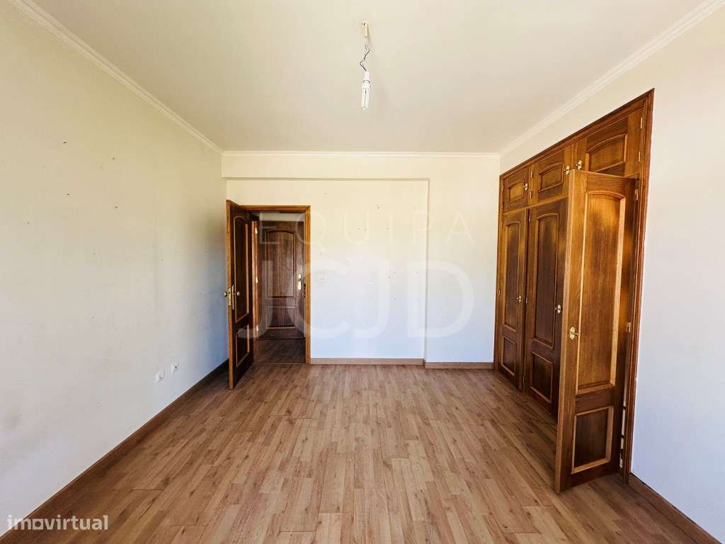 Moradia T5 com Garagem e Terreno Amplo - Quinta do Pinheirinho, San...-11