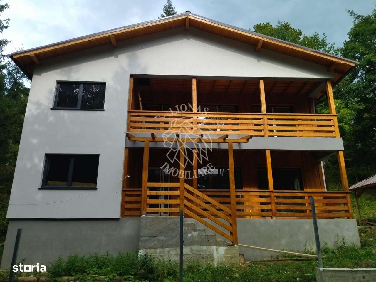 Pensiune Cabana 280mp-teren 1169 mp-foisor-200 m de Lac Colibita - Imagine principală: 2/8