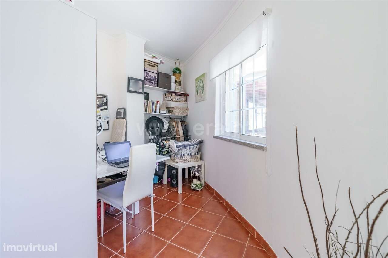 Moradia em Banda T2 / Covilhã, Peso-5