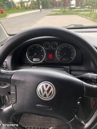 Volkswagen Passat 1.9 TDI Highline Tiptr - 13