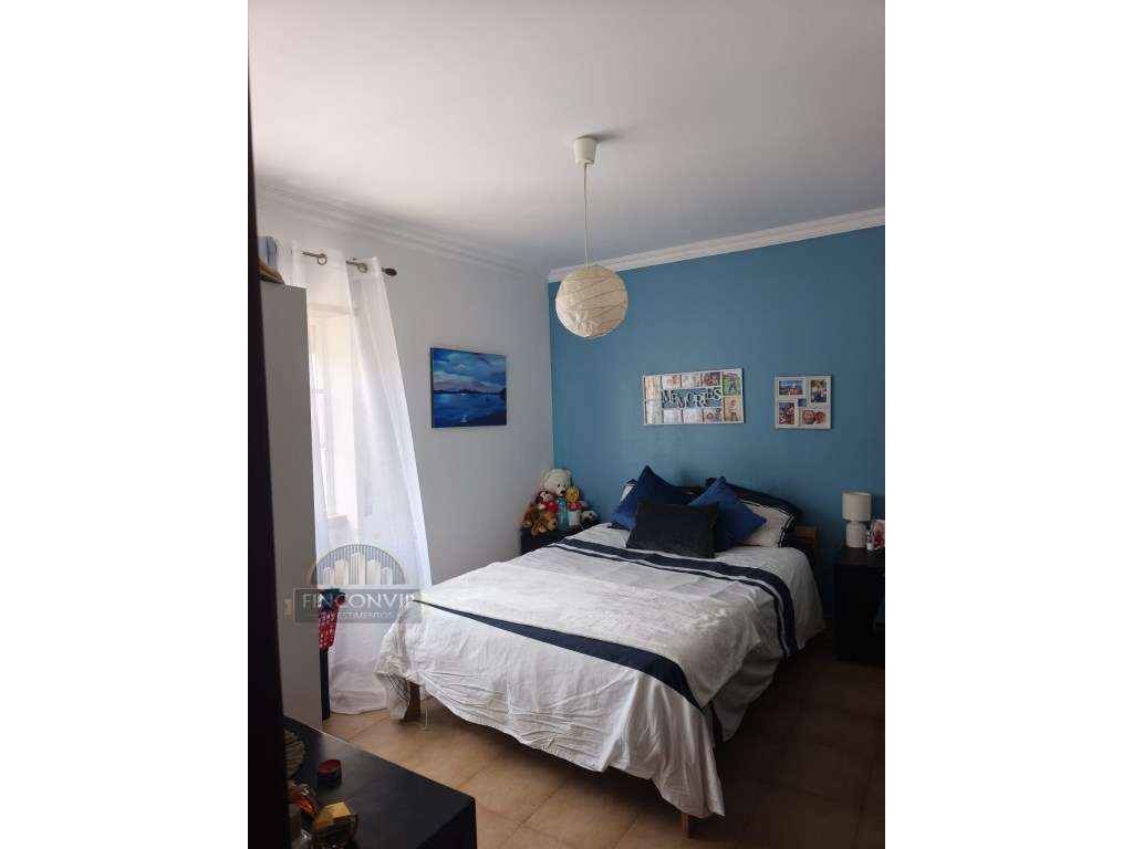 Vende-se andar de moradia bi-familiar - Rés do Chão em São Domingos...-12