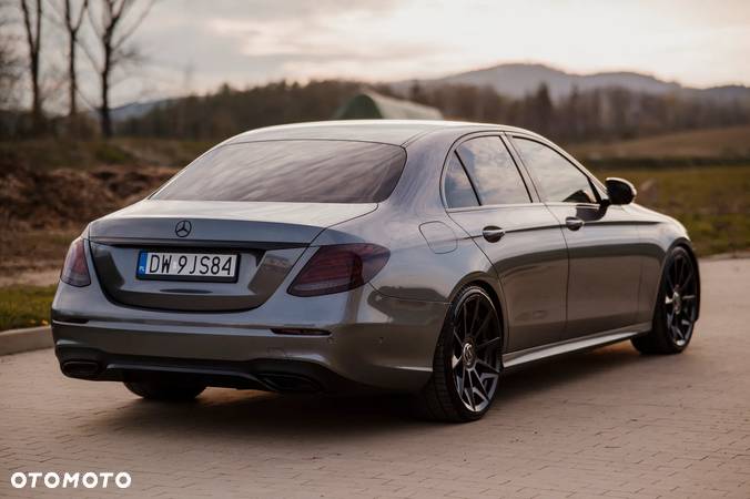 Mercedes-Benz Klasa E 220 d 4-Matic 9G-TRONIC - 4