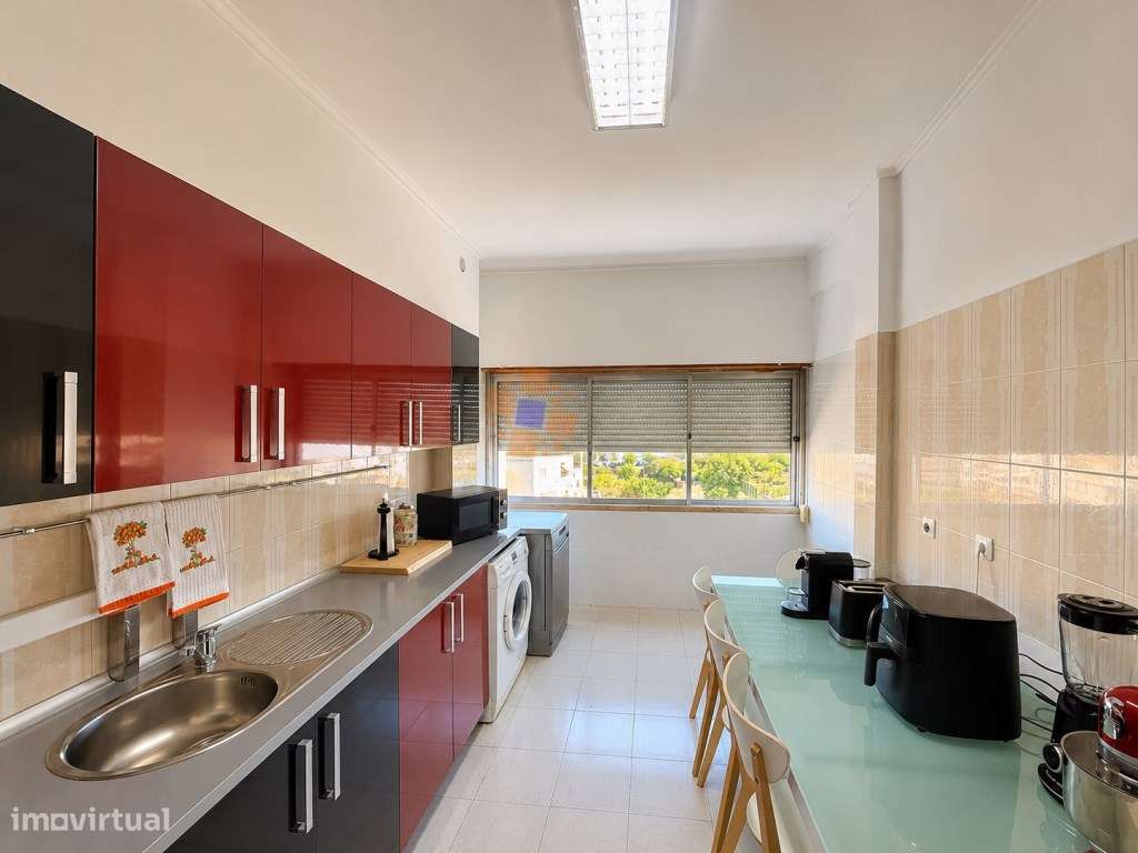 T1 com Áreas de T2 | Remodelado | Varanda | Centro do Feijó-10