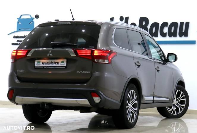 Mitsubishi Outlander - 6