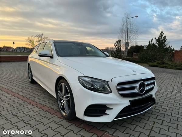 Mercedes-Benz Klasa E 400 4Matic T 9G-TRONIC AMG Line - 12