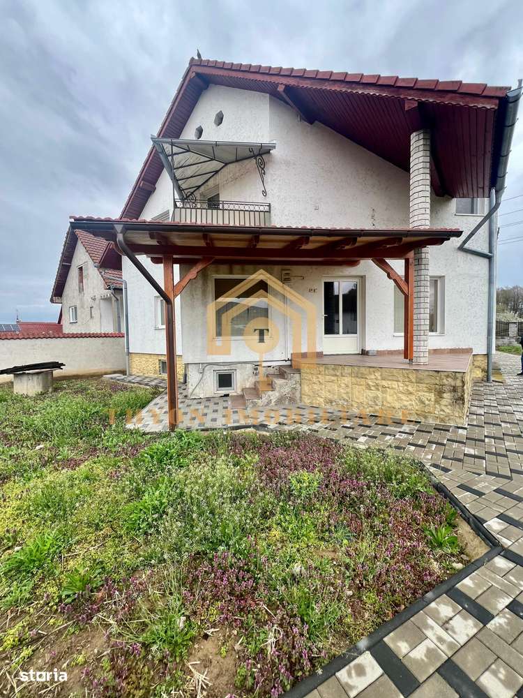 Casă modernă de vânzare în Petrești, teren generos, fotovoltaice-14