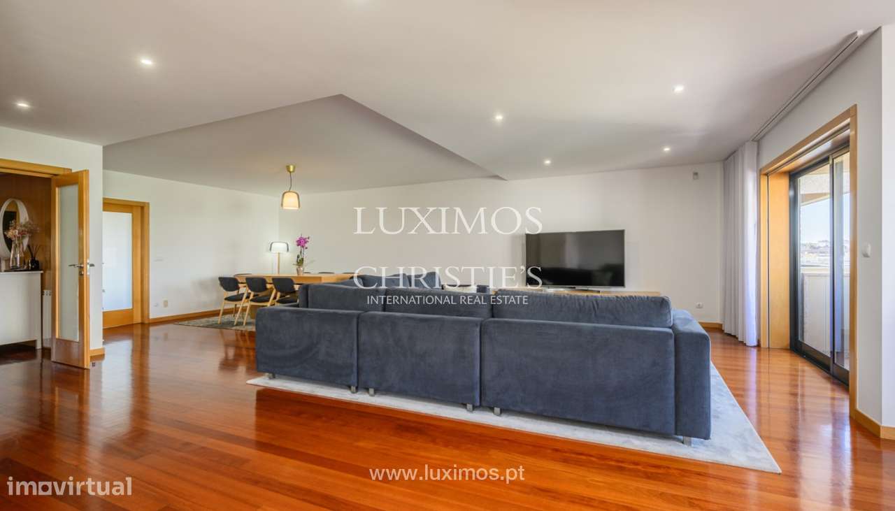 Apartamento T5 com varanda, para venda, em Braga - Grande imagem: 3/23