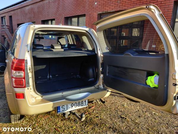 Suzuki Grand Vitara 2.0 De luxe - 20