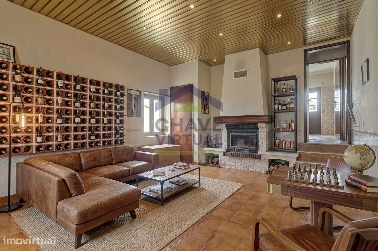 Moradia V3 com Terreno Urbano e Garagem - Seixal, Lourinhã-20