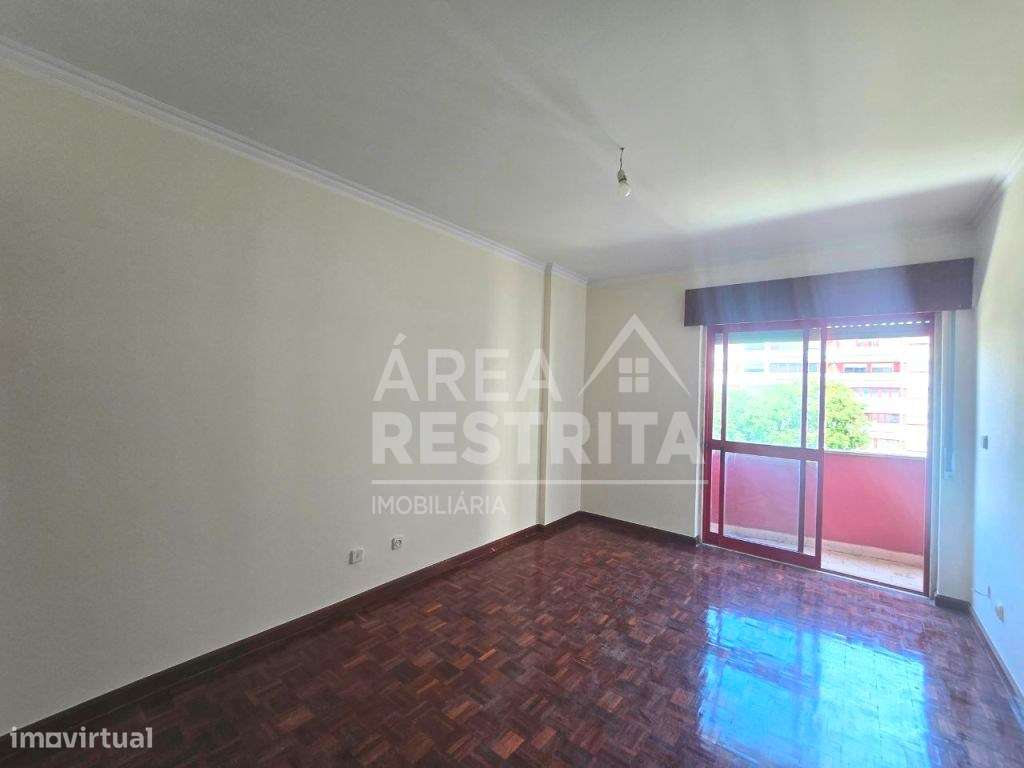 Apartamento T2 c/Parqueamento, na Cavaleira - Algueirão-17