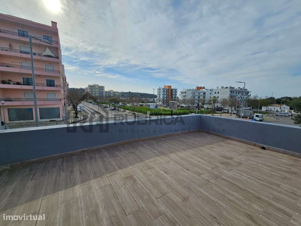 Moradia dúplex recuperada com garagem em Loulé-20