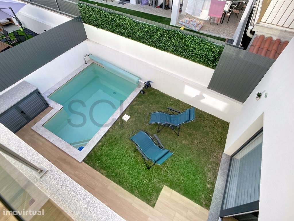 Moradia T3 Como Nova, com Garagem e Piscina em Fernão Ferro-45