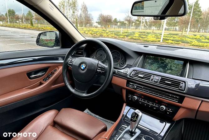 BMW Seria 5 525d xDrive Luxury Line - 37