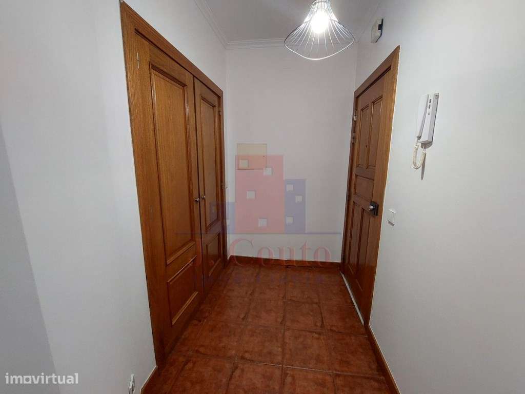 Apartamento T2 com Terraço em Caldas da Rainha - Grande imagem: 4/26