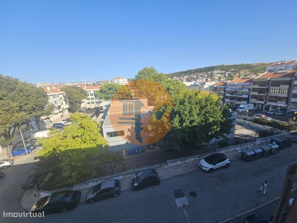 Simpático; Apartamento T3 totalmente remodelado com Cozinha equipad... - Grande imagem: 4/36