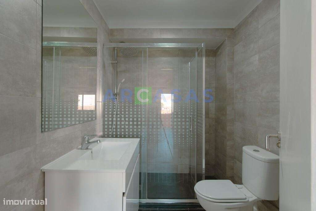 Apartamento T2 renovado e com varanda em Santegãos, Rio Tinto, Gondoma-14