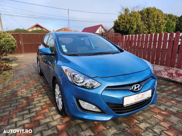 Hyundai I30 blue 1.6 CRDi Classic - 1