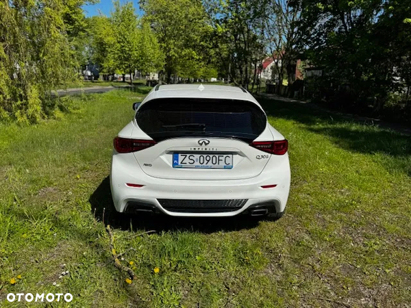 Infiniti Q30 2.0t Sport AWD 7DCT - 35