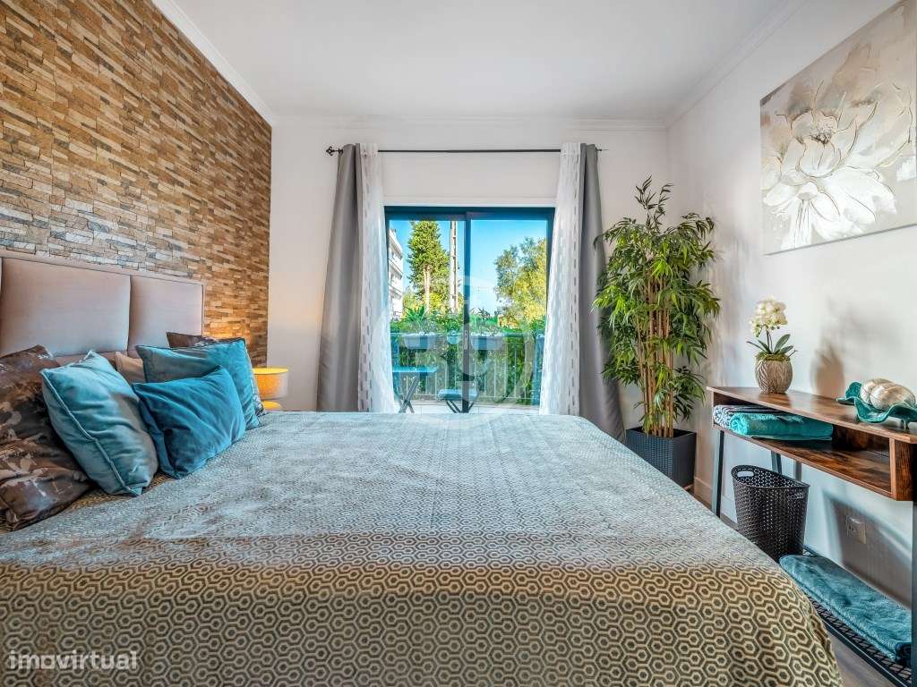 Apartamento T0+1 com Terraço Privativo e Licença AL | Torre da Medr...-12