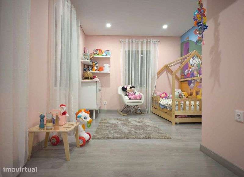 Moradia T3 em Valbom Garagem p/ 3 carros | Bons acessos - Grande imagem: 5/10