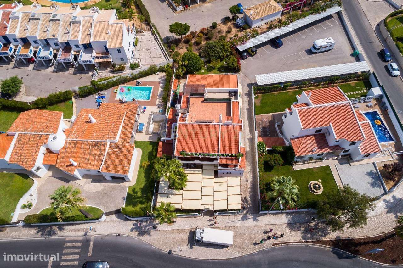 Habitação com Restaurante e Terreno a 500m da praia - Albufeira - Grande imagem: 2/60