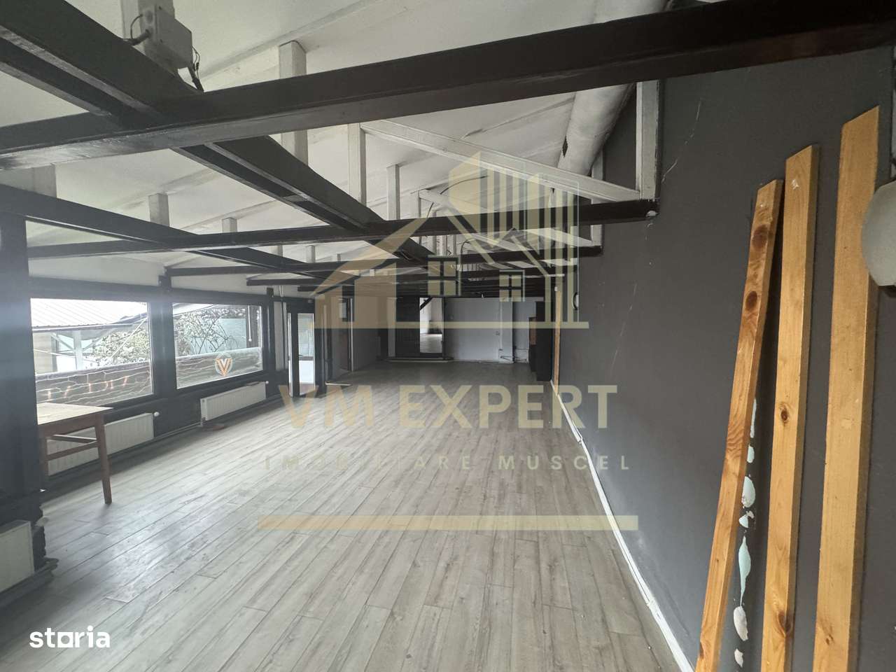 SPATIU COMERCIAL CAMPULUNG ZONA CENTRALA - Imagine principală: 4/17