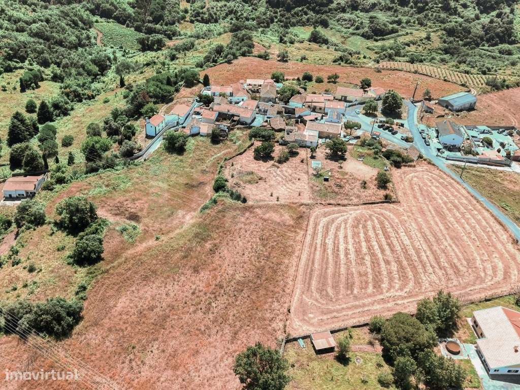 Moradia T3, em terreno de 1663 m² ,para reconstrução total, a 5 min...-8