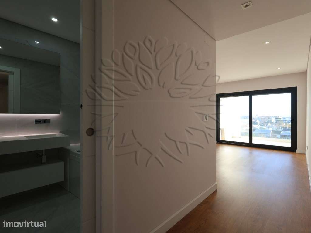 Apartamento T3 usado como novo em Vale Salgueiro, Montijo. Com 196 ...-55