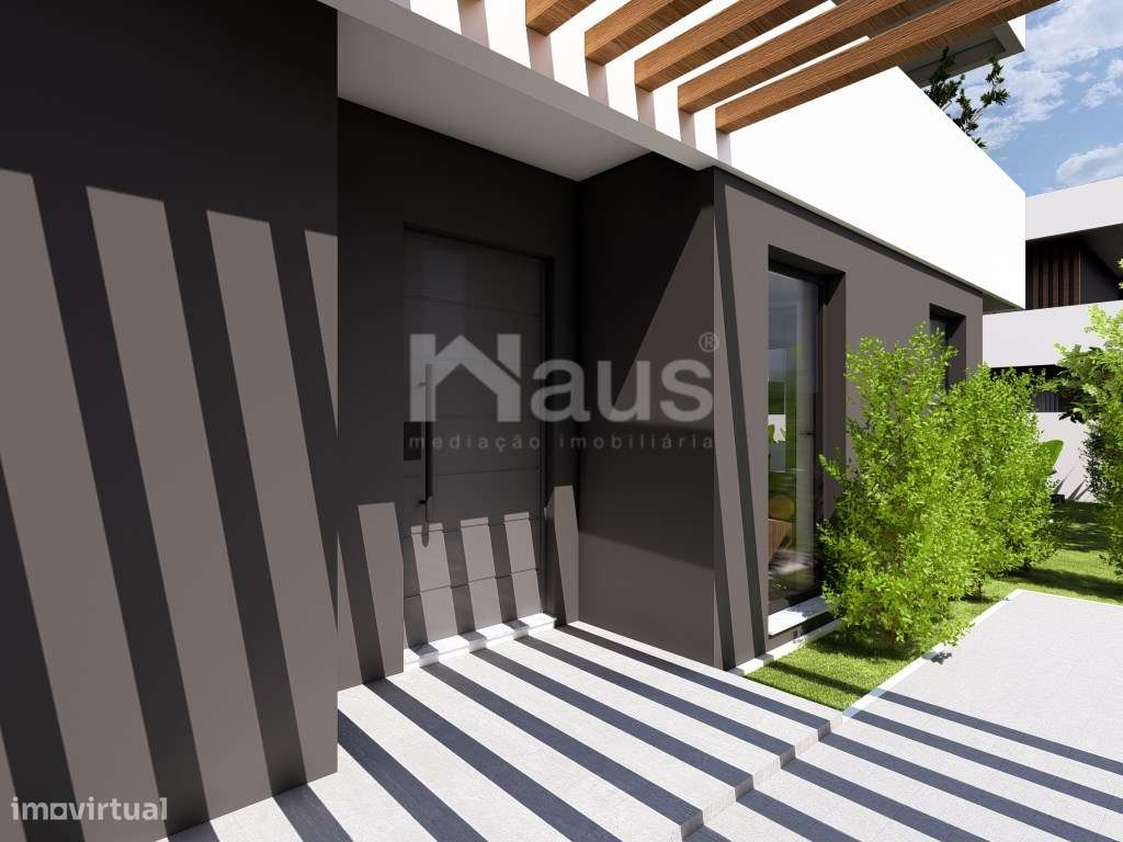 Moradia Geminada T3 com logradouro em fase de construção-7