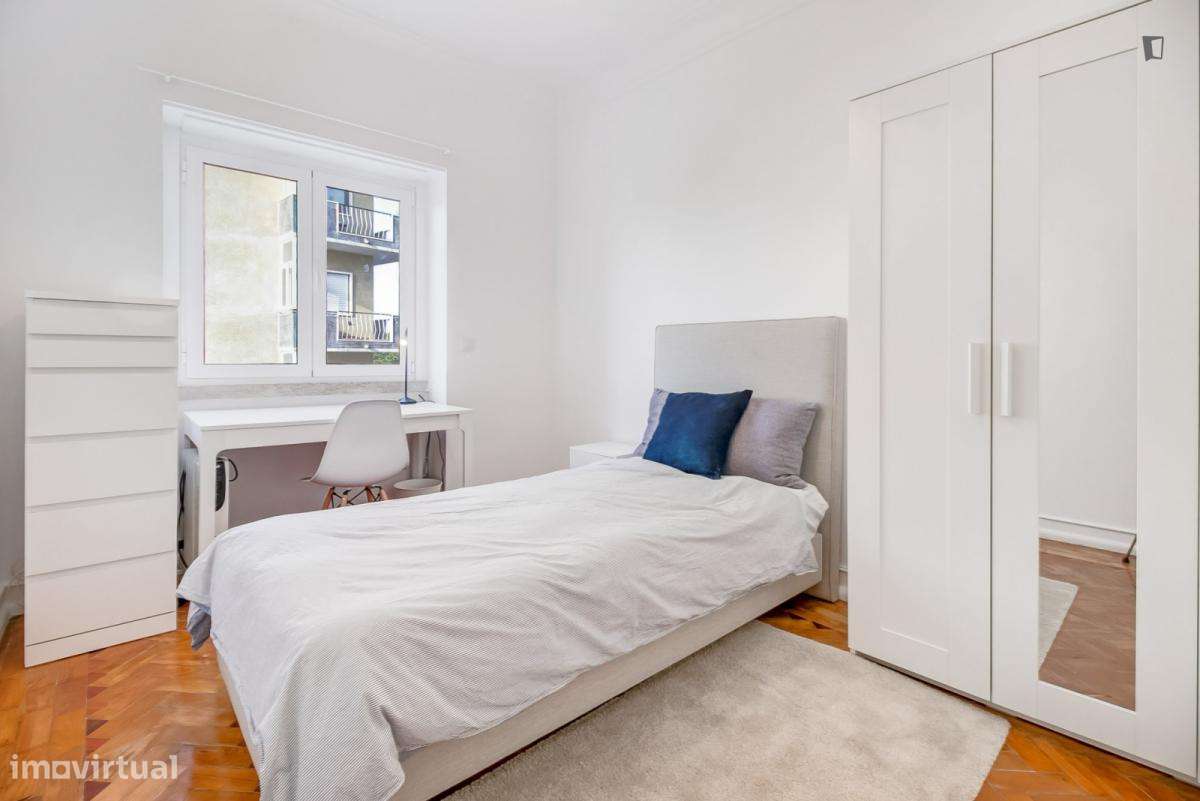 Quarto - localizado em Campolide Lisbon - Grande imagem: 5/10