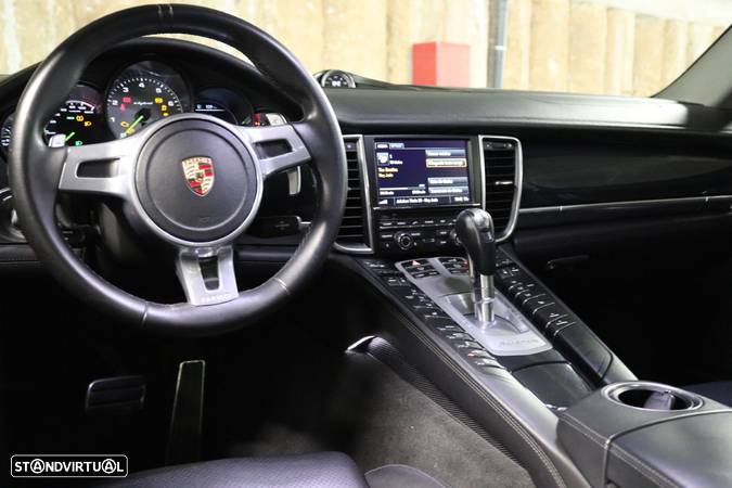 Porsche Panamera - 30