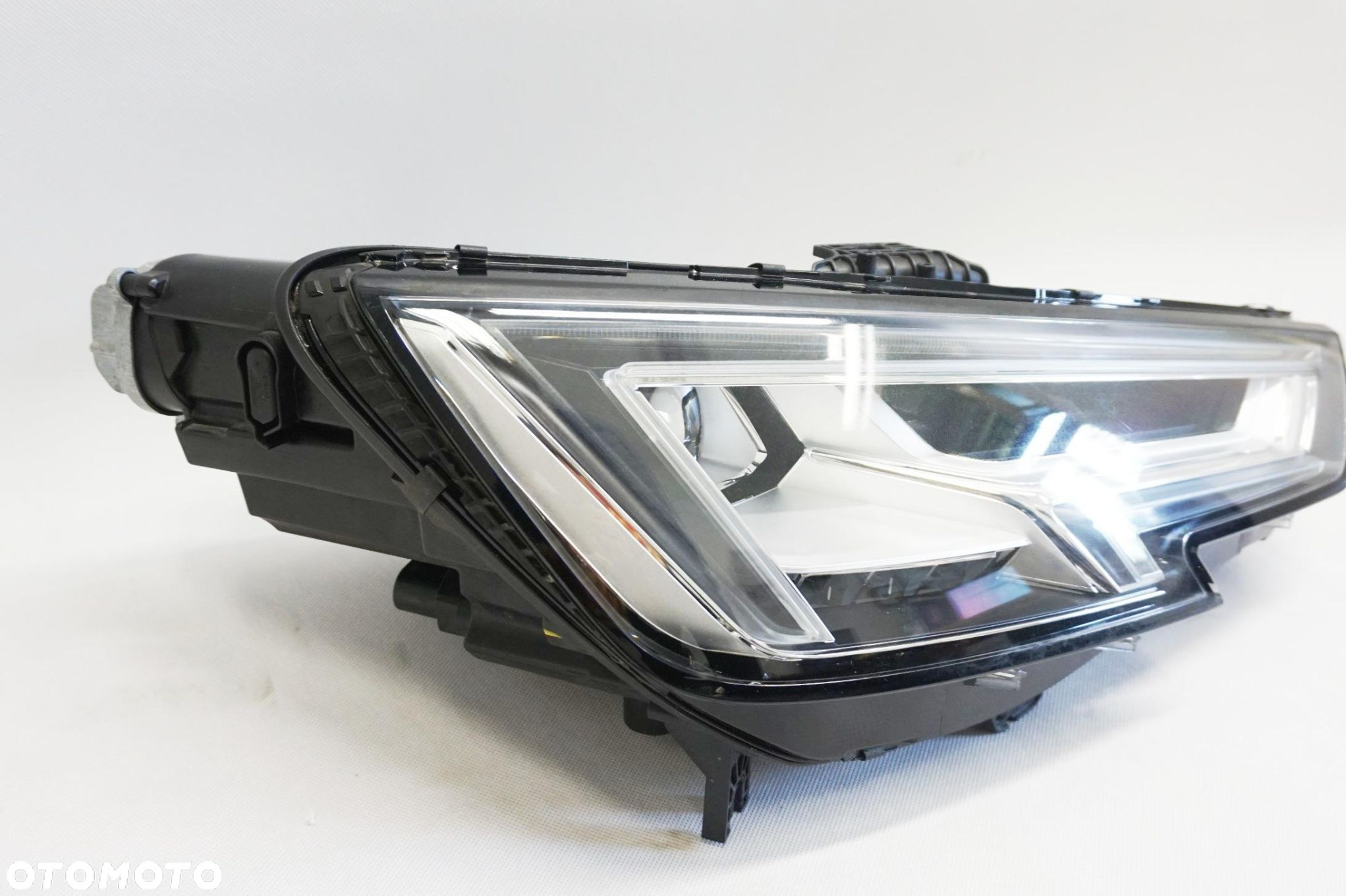 REFLEKTOR PRAWY FULL LED  AUDI A4 B9 8W  8W0941034 - 5