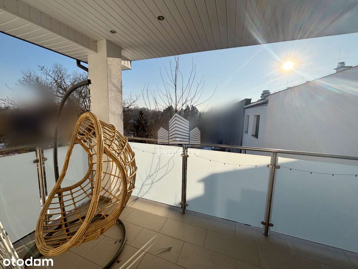 Teren ogrodzony,dwa m.postojowe,dwupoziomowe-7