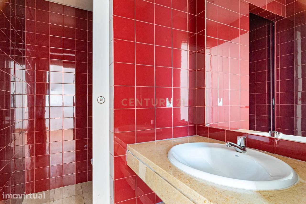 Escritório Moderno, com vista panorâmica, em Lisboa-7