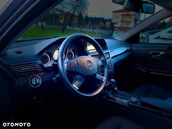 Mercedes-Benz Klasa E 200 BlueEFFICIENCY 7G-TRONIC Avantgarde - 21