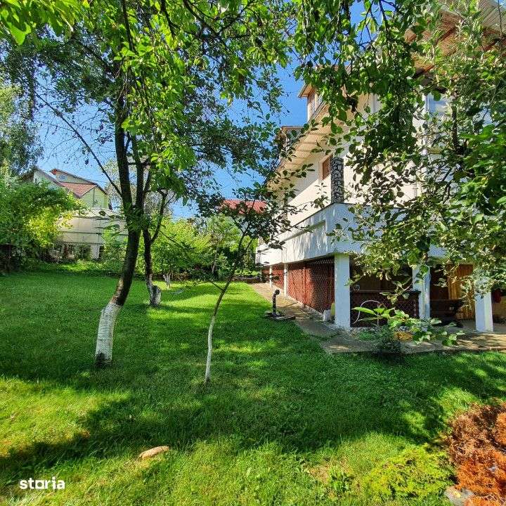 Vila deosebita cu o oaza de verdeata - Imagine principală: 3/19