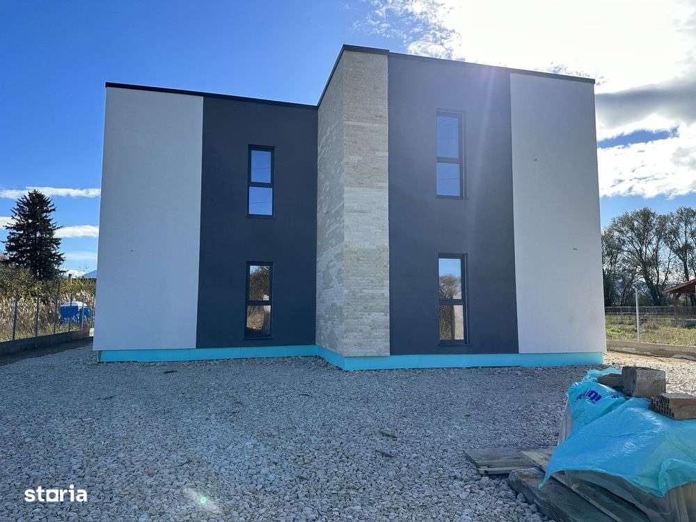 Casa 4 Camere Cartierul Stupini - Imagine principală: 2/18