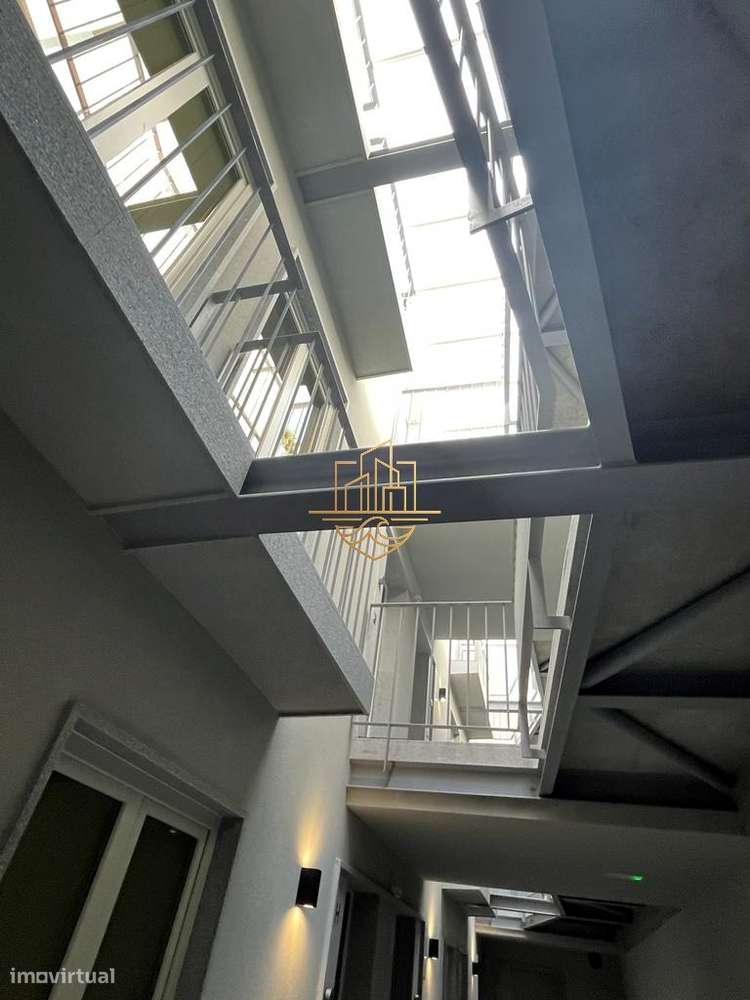 Apartamento T0+1 Turnkey Premium com Garagem e Duas Varandas — Centro-31